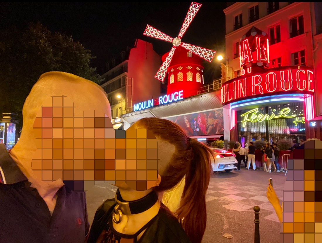 Moulin Rouge Paris 2022